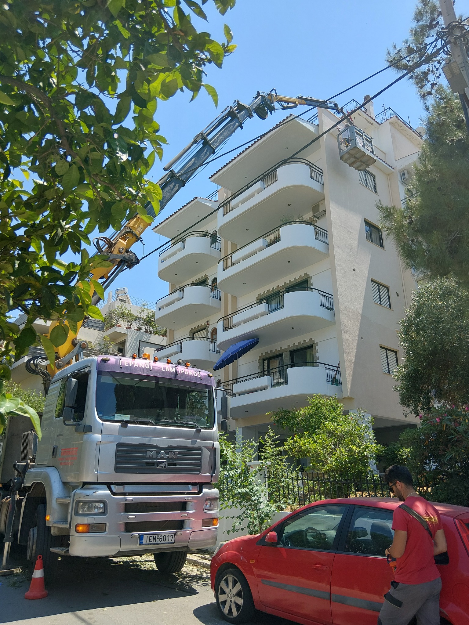 Επισκευή όψεων πολυκατοικίας στον Καρέα 3